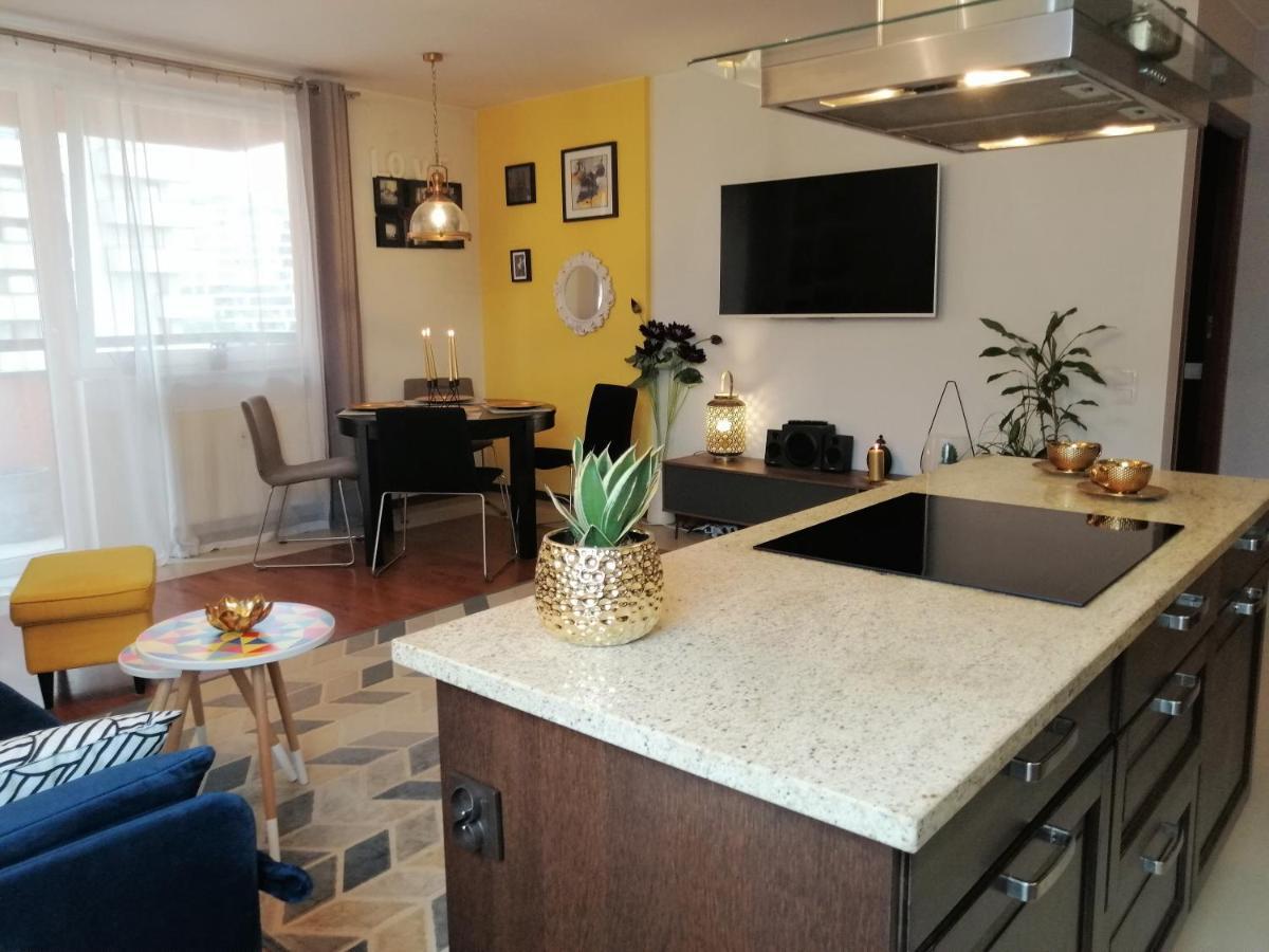 Orange Water Apartment Гданськ Екстер'єр фото
